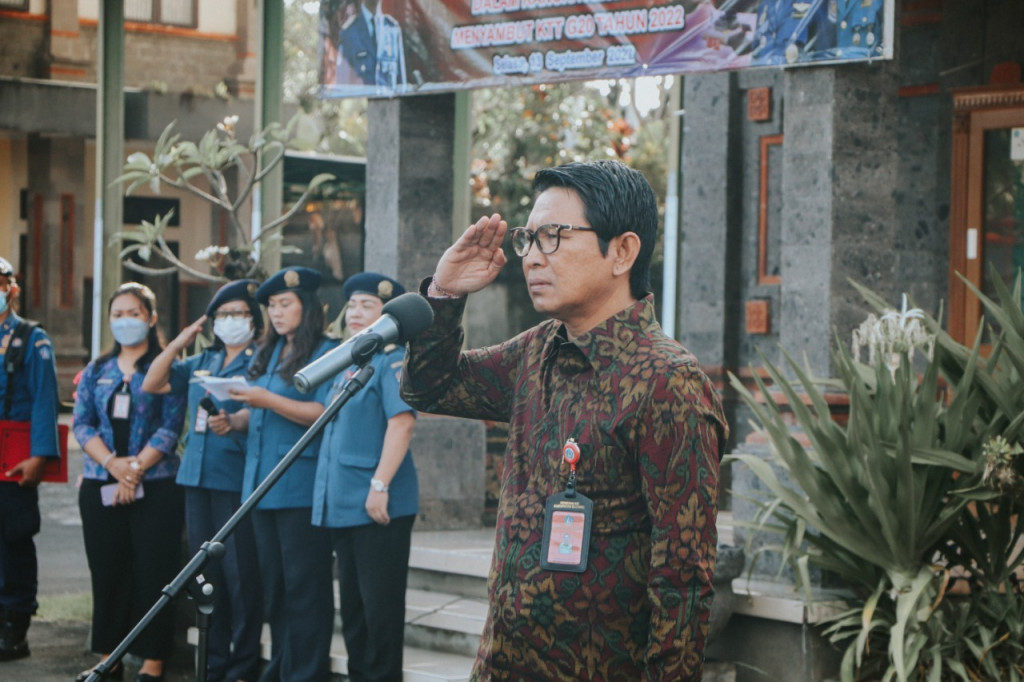 Sekda Adi Arnawa Pimpin Apel Gelar Pasukan Kesiapan KTT G20